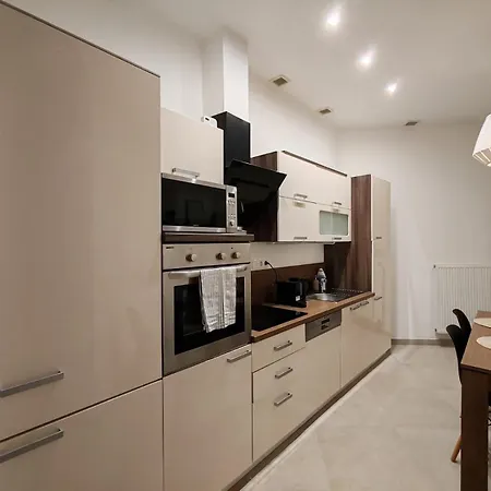 Lejlighed Danube 3 Bedrooms *