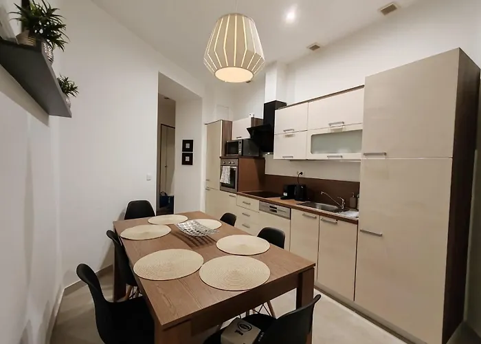 Danube 3 Bedrooms 公寓 *